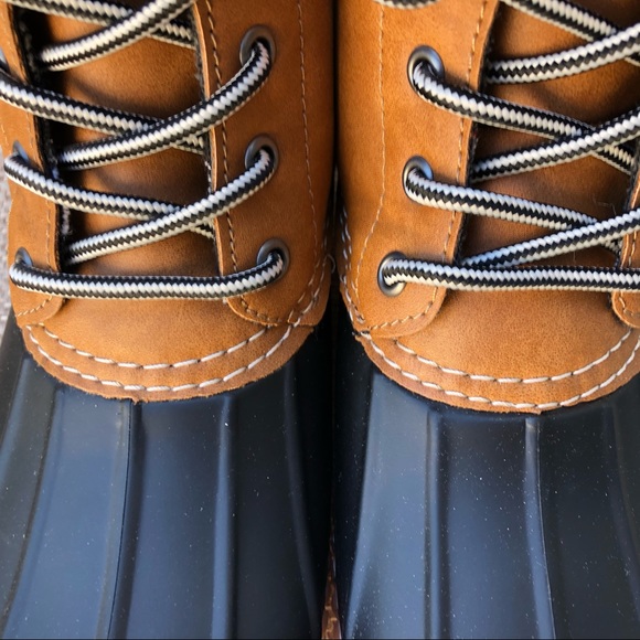 NIB sz 7 Upton Duck Toe Boot - Picture 12 of 13